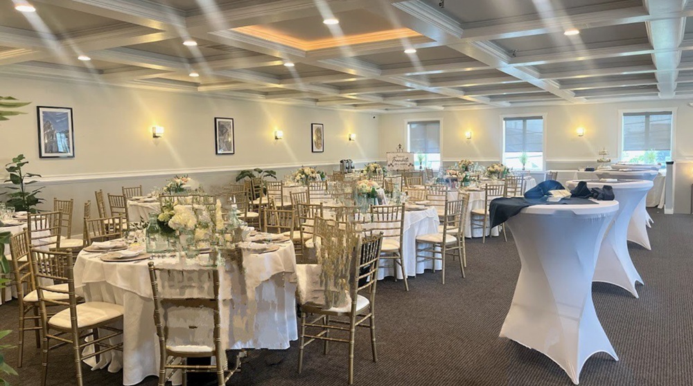 Spiaggetta Restaurant Group dining room